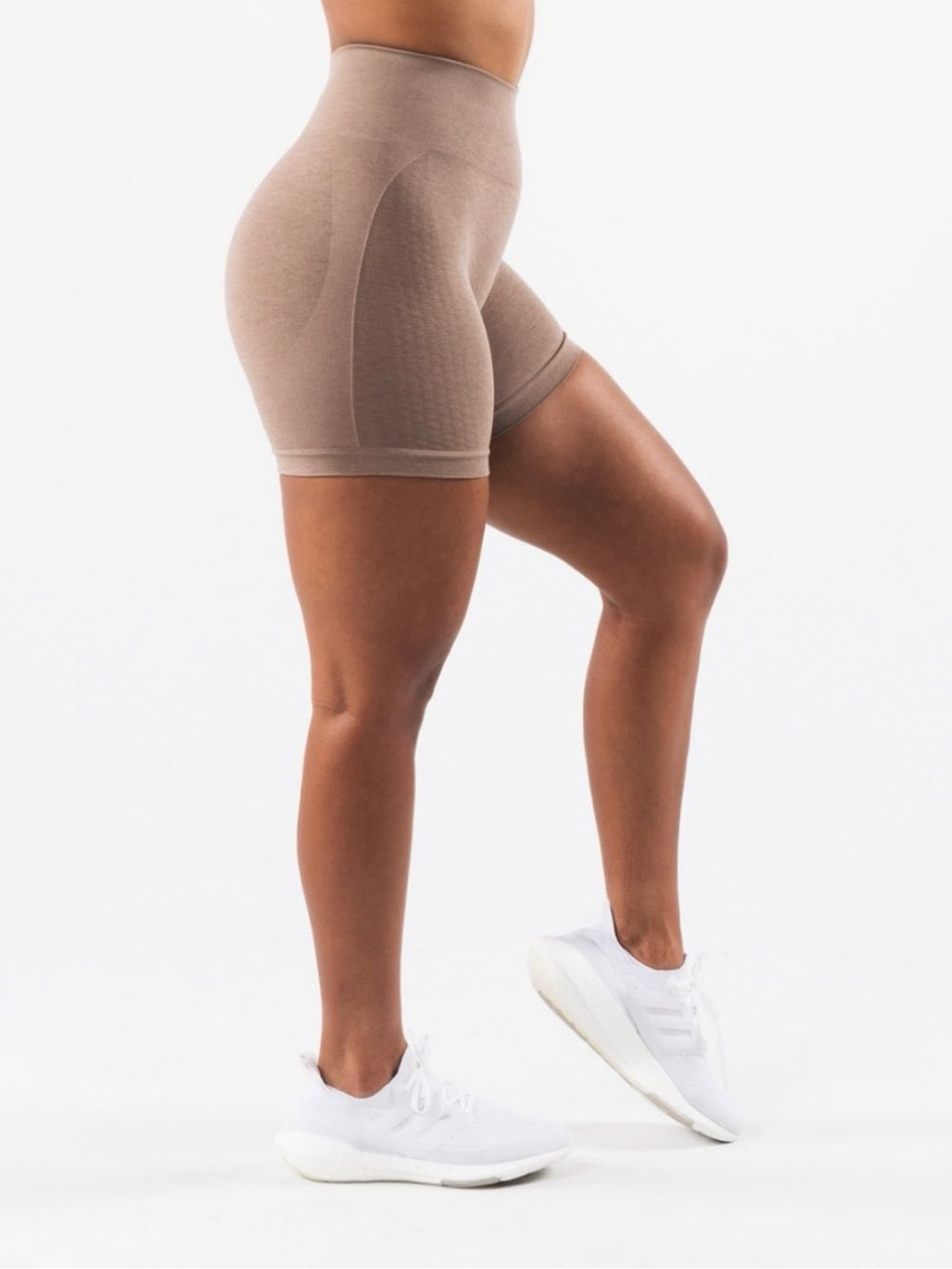 Alphalete Amplify Contour Short 5” High Rise Sand NEW Medium - Picture 3 of 12